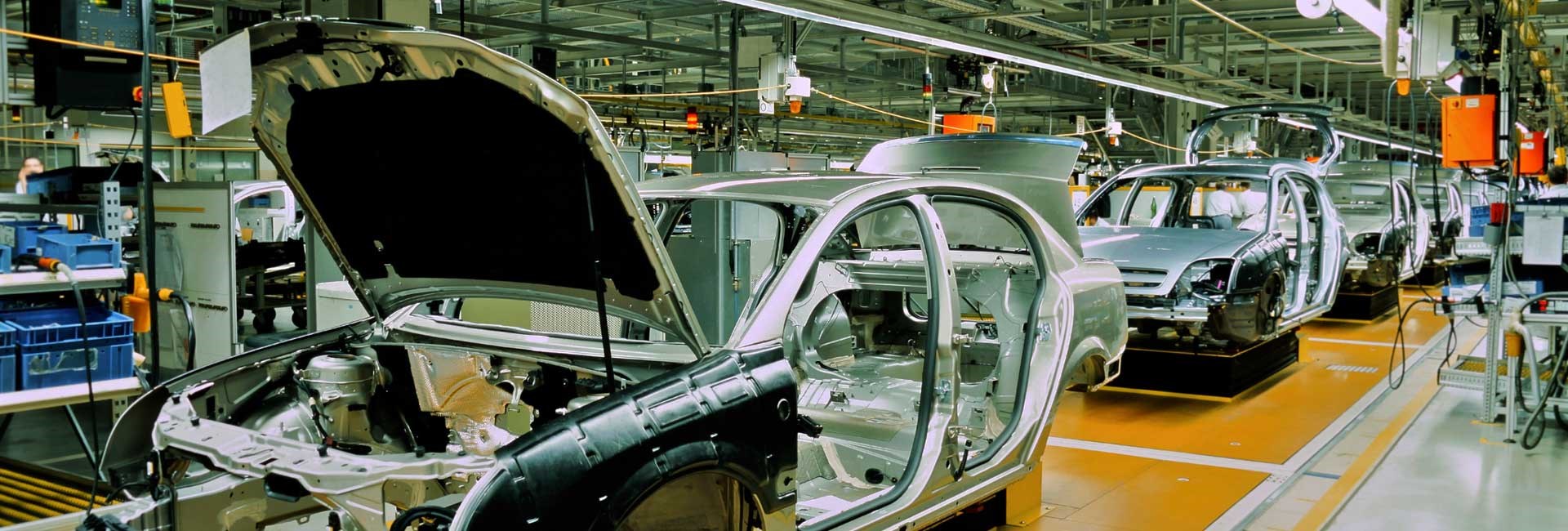 Precision fastening tools. Keeping the automotive industry rolling.